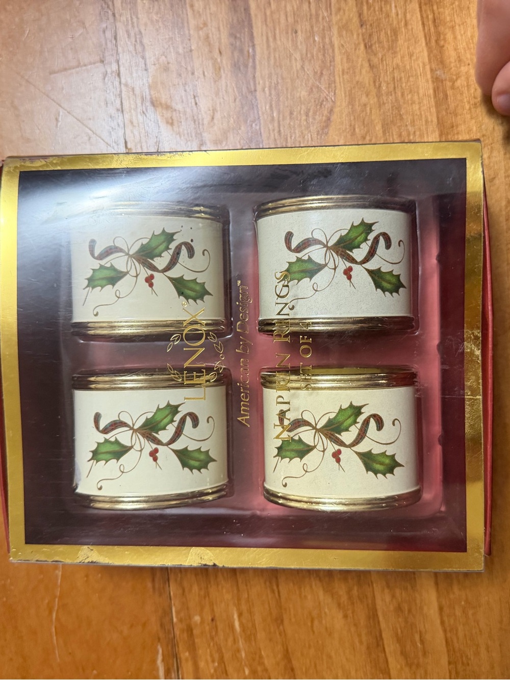 Lenox Cream, Green and Red Holly Napkin Rings with Gold Trim (Set of 4)